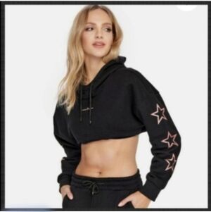 Black Cropped Hoodie with Pink Star Accents Athletic Athleisurwear